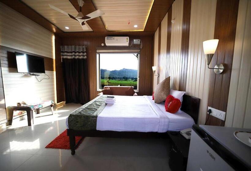 חדר סטנדרט נוף להרים, Bundeli Farm Resort & Banquet Orchha