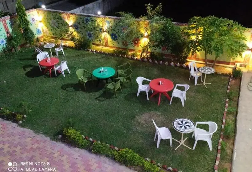 اتاق استاندارد با چشم‌انداز کوهستان, Bundeli Farm Resort & Banquet Orchha