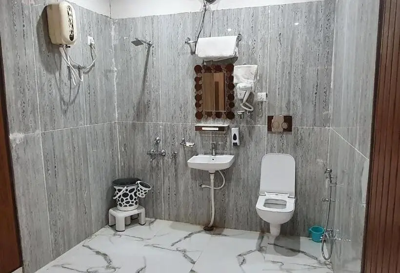 اتاق استاندارد با چشم‌انداز کوهستان, Bundeli Farm Resort & Banquet Orchha