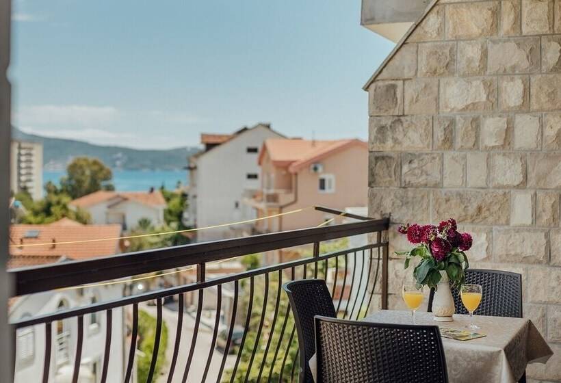 Triple Room Sea View, Apartments Bonaca Igalo