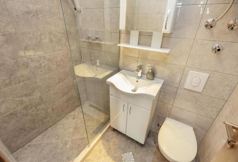 استودیوی استاندارد, Apartments Bonaca Igalo