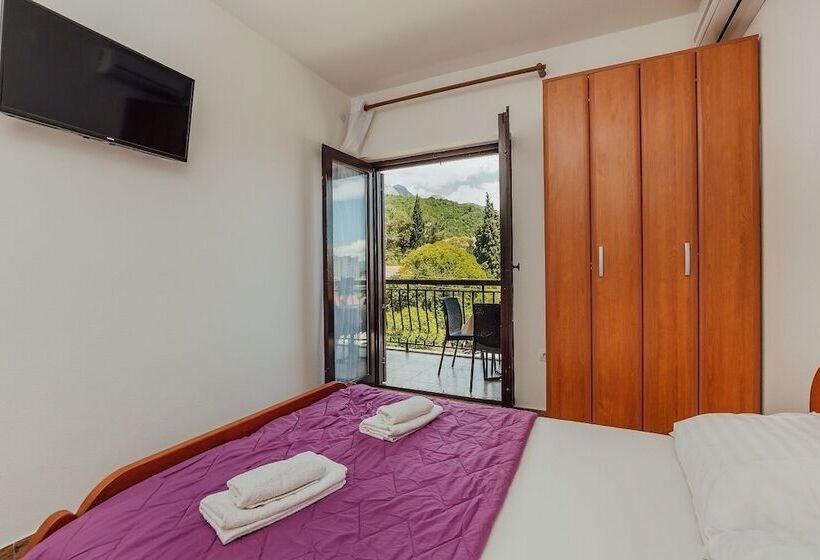 Triple Room Sea View, Apartments Bonaca Igalo