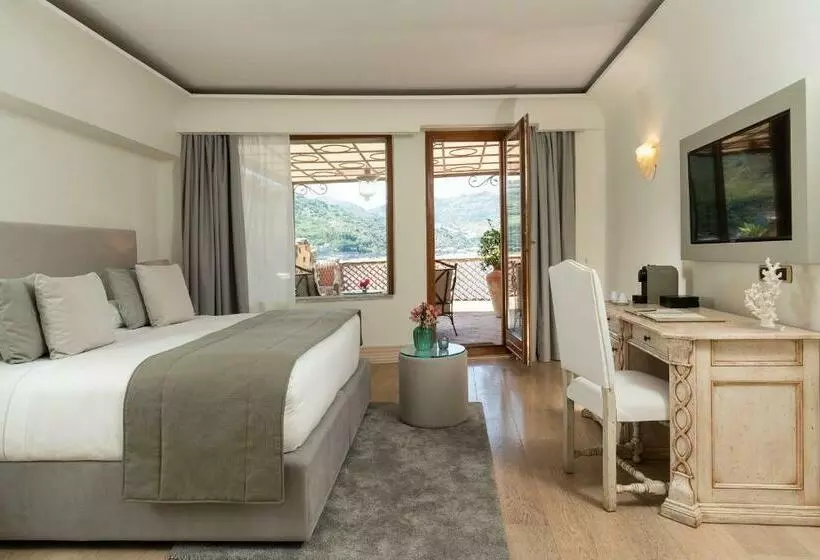 Deluxe Triple Room Sea View