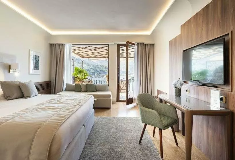 سوییت جونیور با چشم‌انداز دریا, Atlantis Bay  Vretreats