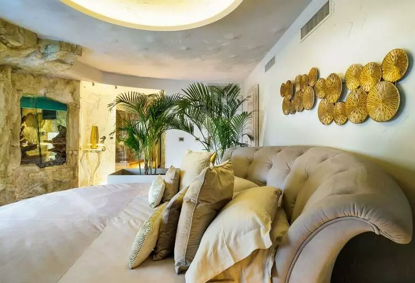 Suite with Pool