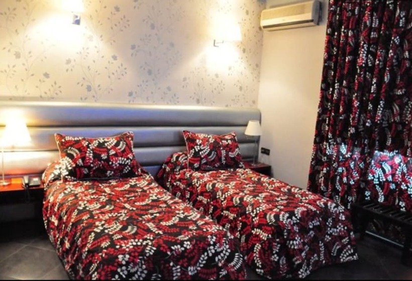 标准间, De La Paix