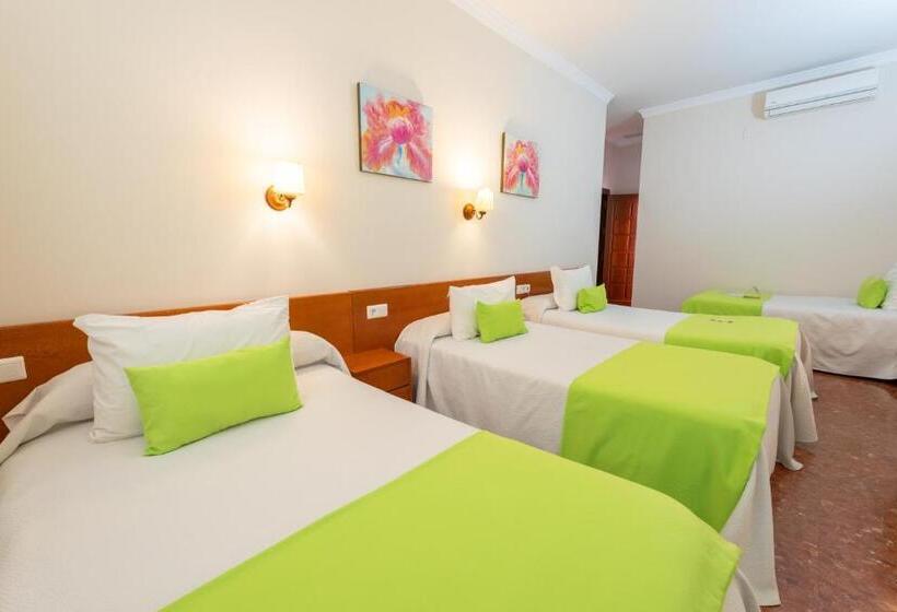 Habitación Cuádruple Estándar, Romerito