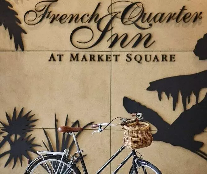 سوئیت با بالکن, French Quarter Inn