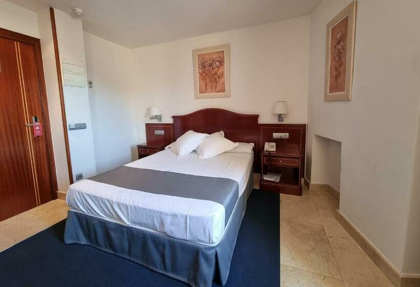 اتاق سوپریور با وان آب گرم, Gran Legazpi