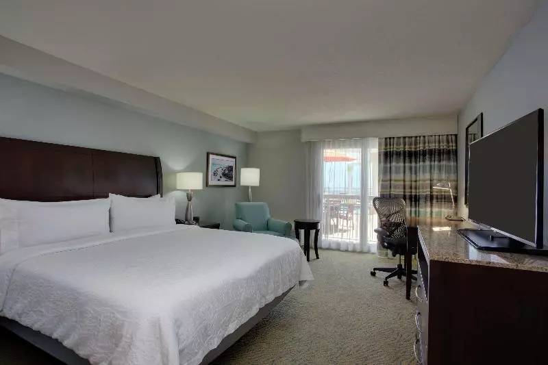 Standard-huone King-vuode, Hilton Garden Inn Daytona Beach Oceanfront