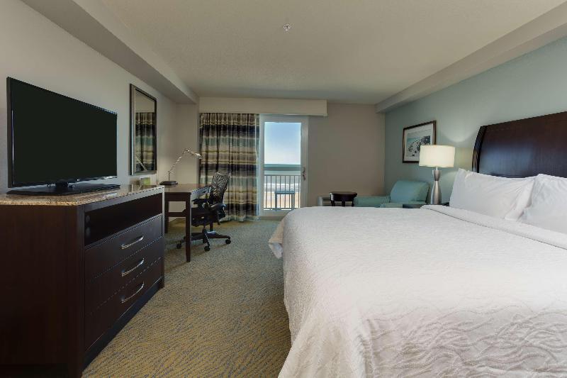 חדר סטנדרט נוף לבריכה, Hilton Garden Inn Daytona Beach Oceanfront