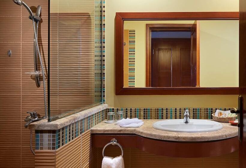 キングサイズベッドのスタンダードルーム, Mosaique Beach Resort Taba Heights