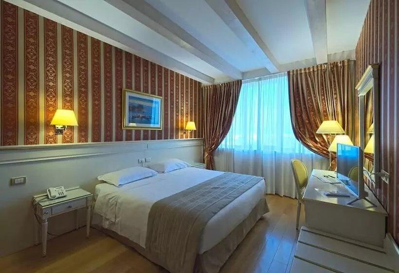 اتاق لوکس, Noventa