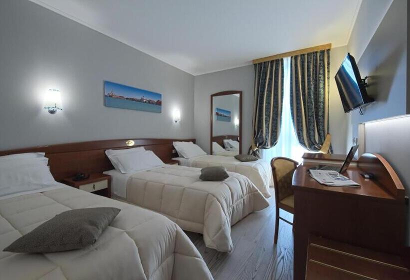 غرفة قياسية ثلاثية, Noventa