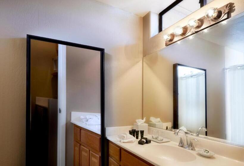 デラックスジュニアスイート, The Cliffs