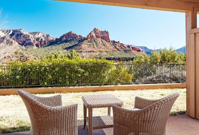 デラックスジュニアスイート, The Cliffs