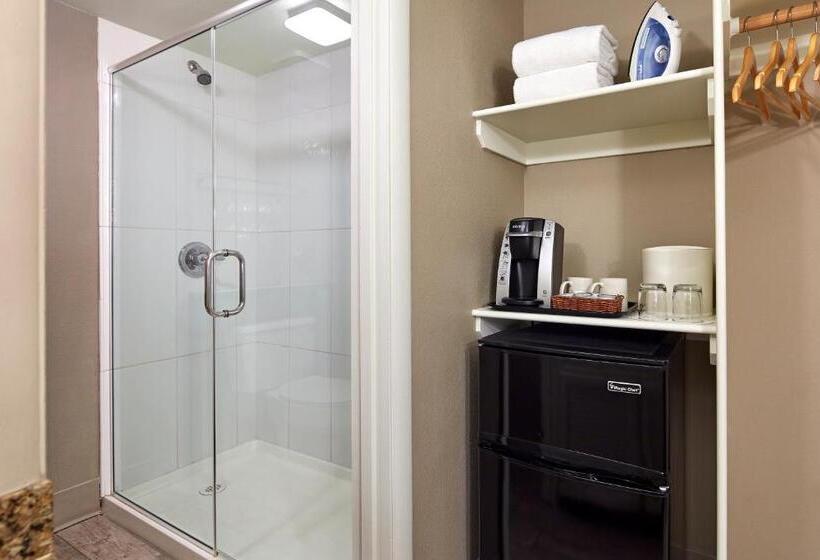 プレミアムルーム, The Cliffs