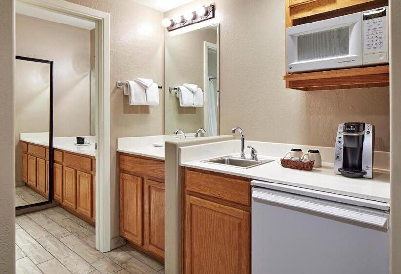 プレミアムジュニアスイート, The Cliffs