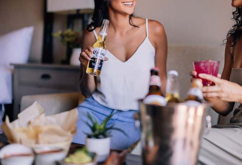 プレミアムルーム, The Cliffs