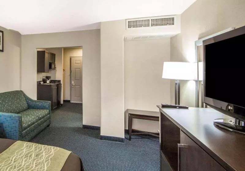 Sviitti King-vuode, Quality Inn Tulsadowntown West
