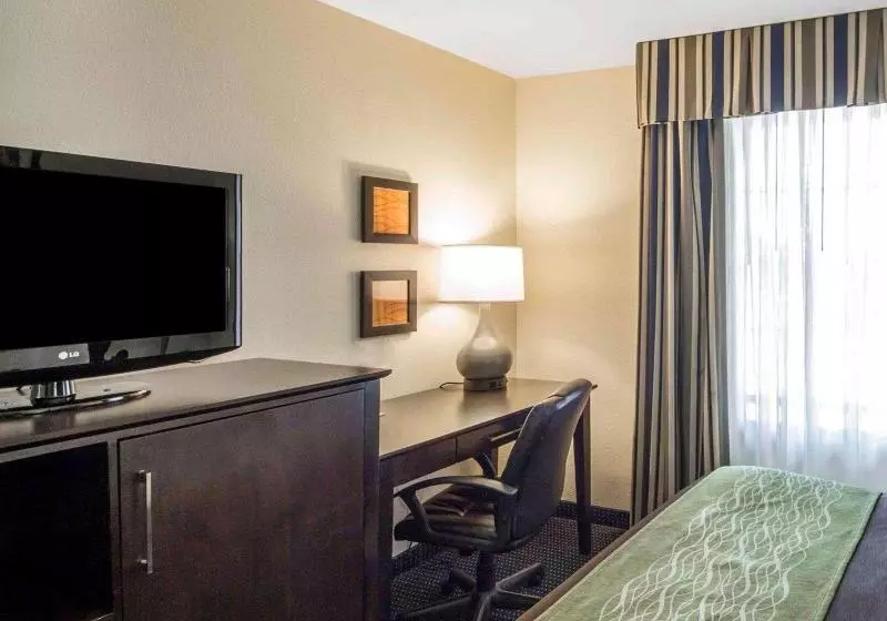 Sviitti King-vuode, Quality Inn Tulsadowntown West