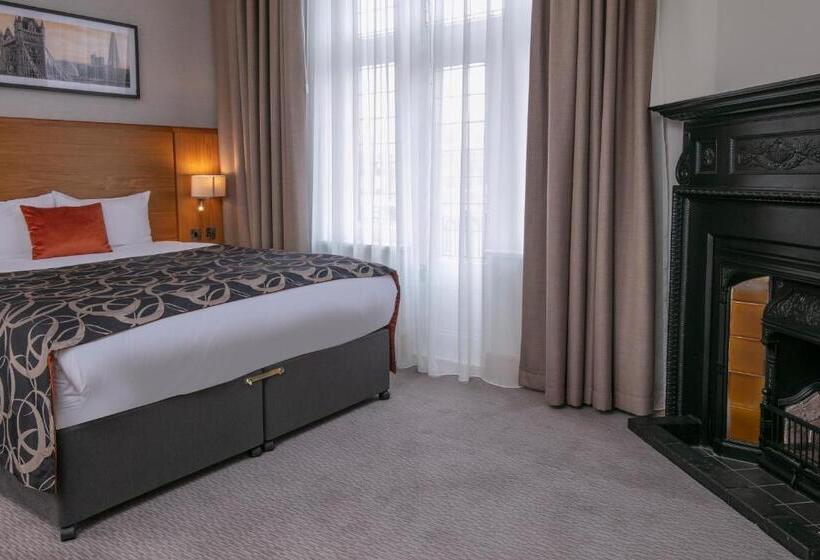 Полулюкс, The Crown London, Worldhotels Distinctive