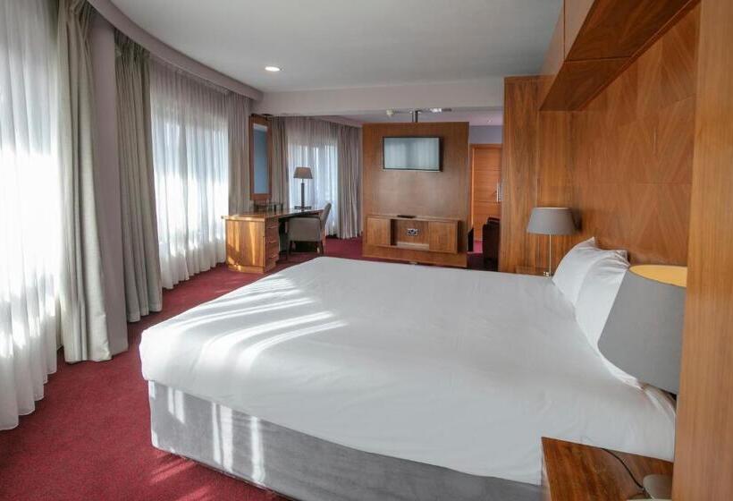 キングサイズベッドのスイートルーム, The Crown London, Worldhotels Distinctive