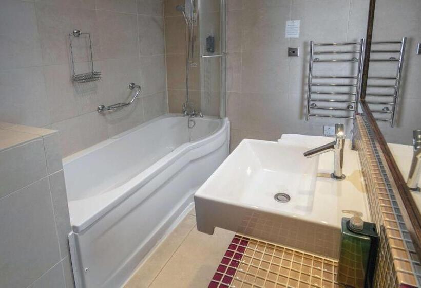 デラックストリプルルーム, The Crown London, Worldhotels Distinctive