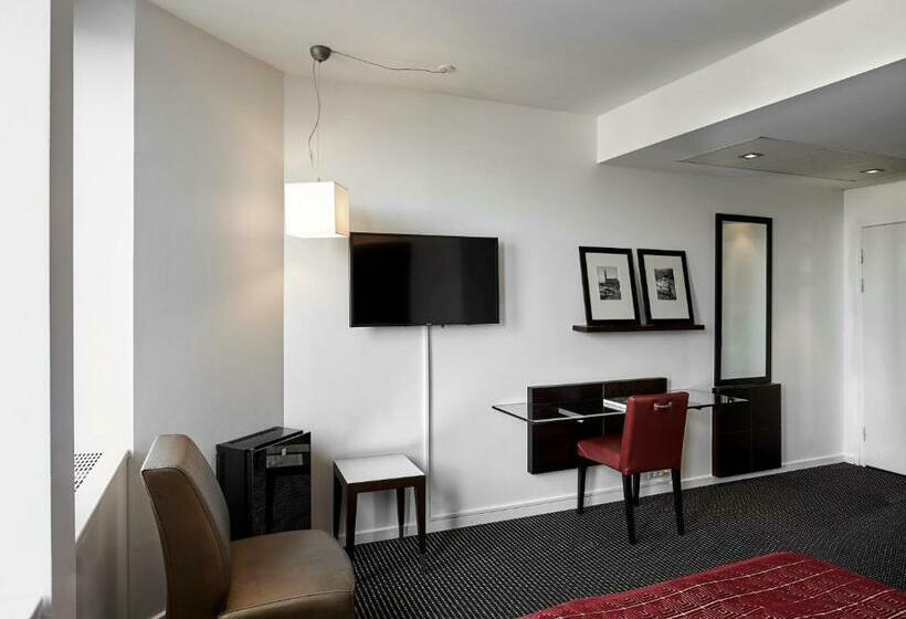 Habitació Estàndard, The Square