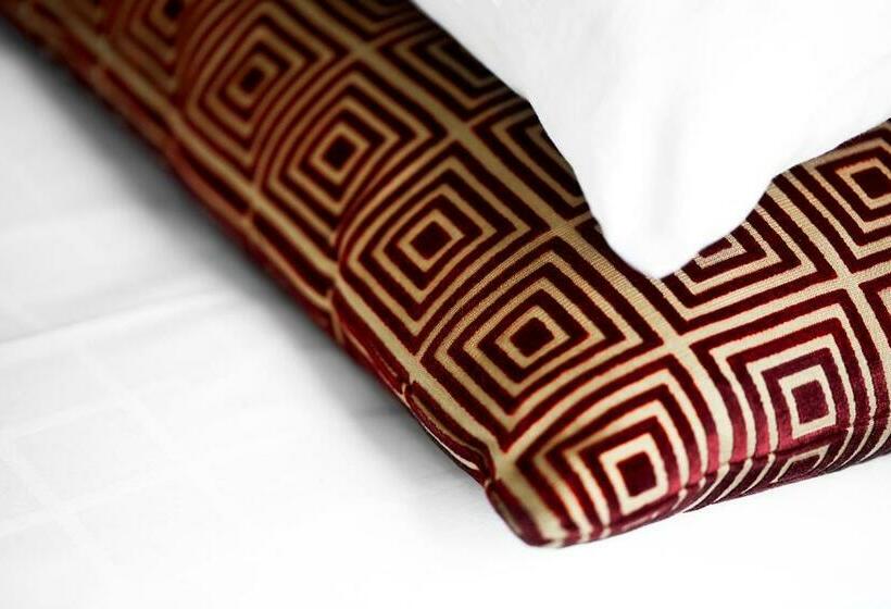 Habitació Triple Estàndard, The Square