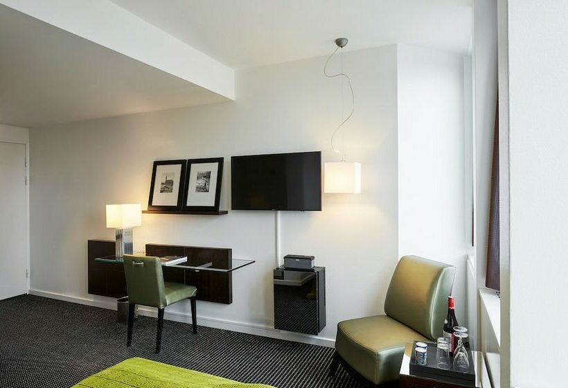 Habitació Basic, The Square