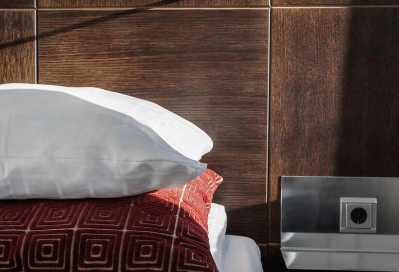 Habitació Triple Estàndard, The Square