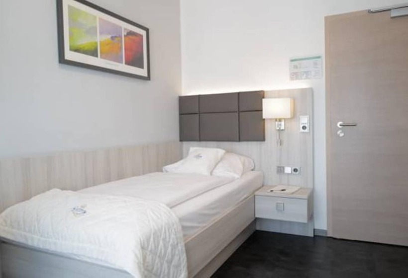 스탠다드 싱글 룸, Trapp