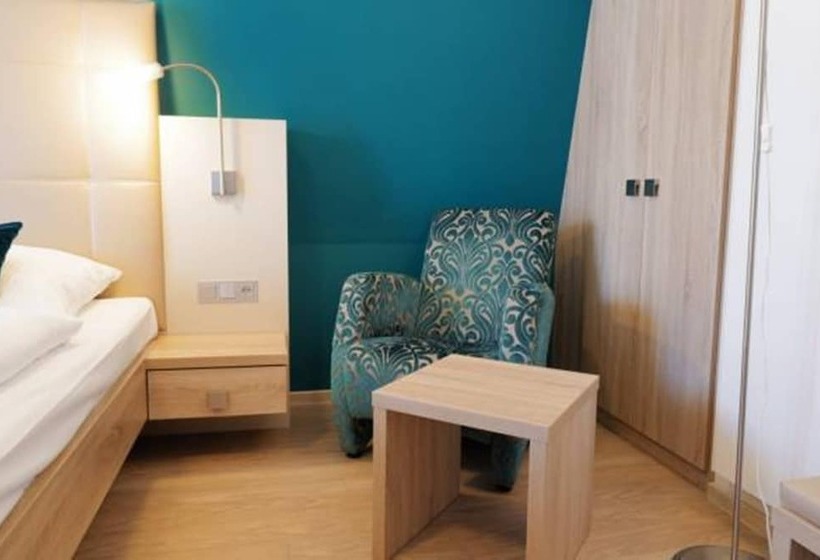 디럭스 룸, Trapp