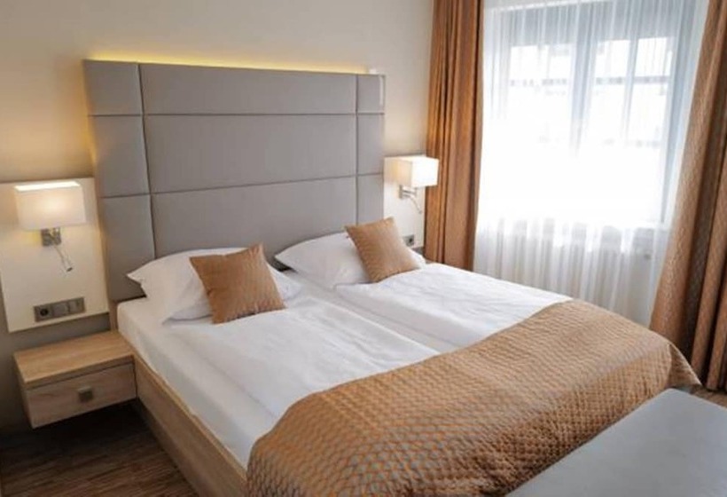 컴포트 룸, Trapp