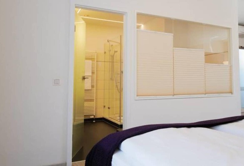 디럭스 주니어 스위트, Trapp