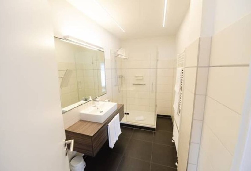 디럭스 주니어 스위트, Trapp