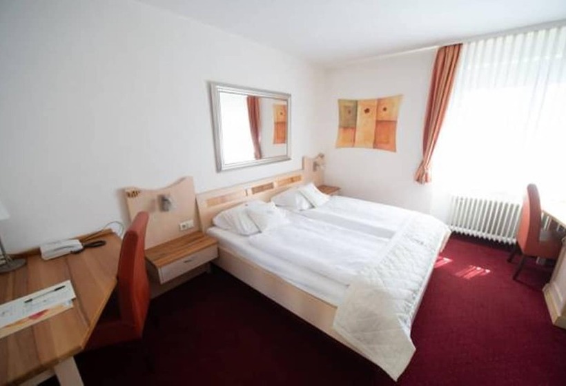 스탠다드 룸, Trapp