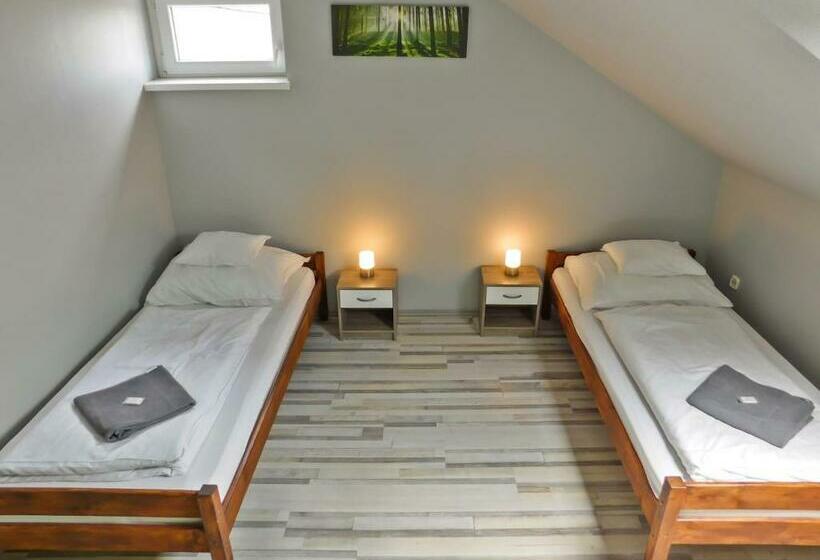 Номер Стандарт Трехместный, Korona Panzió