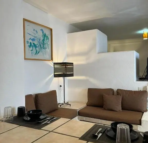 اتاق اکونومی, Inmotega   Suites Tg