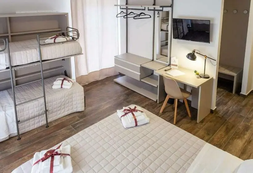 スタンダード４人部屋, Five Rooms Brolo