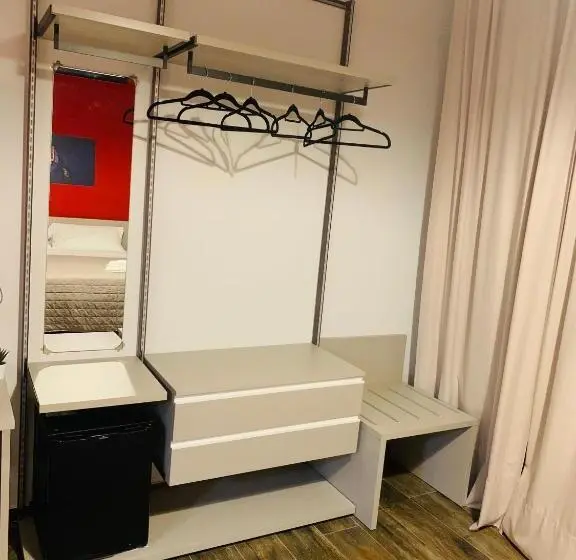 ファミリールーム, Five Rooms Brolo