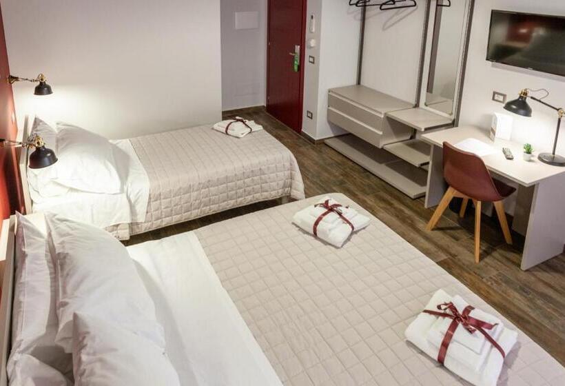 Номер Стандарт Трехместный, Five Rooms Brolo