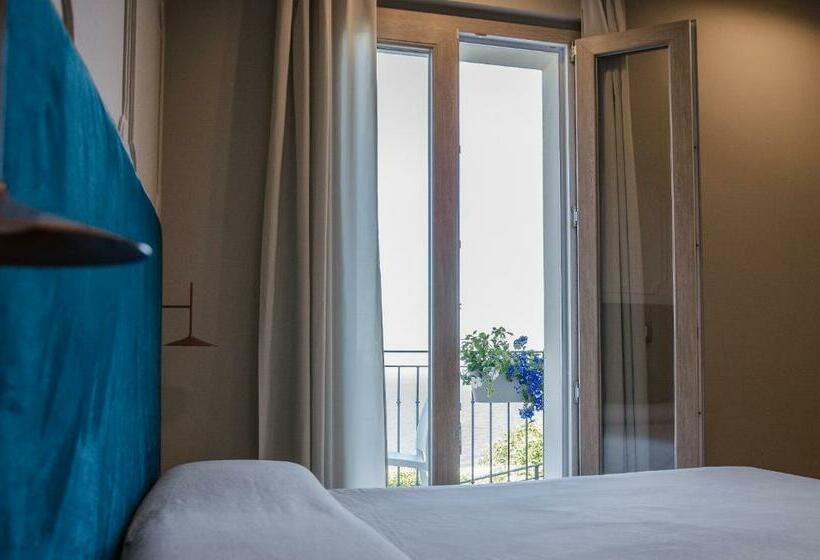 オーシャンビュースタンダードルームバルコニー付き, Diecidodici Boutiquerooms