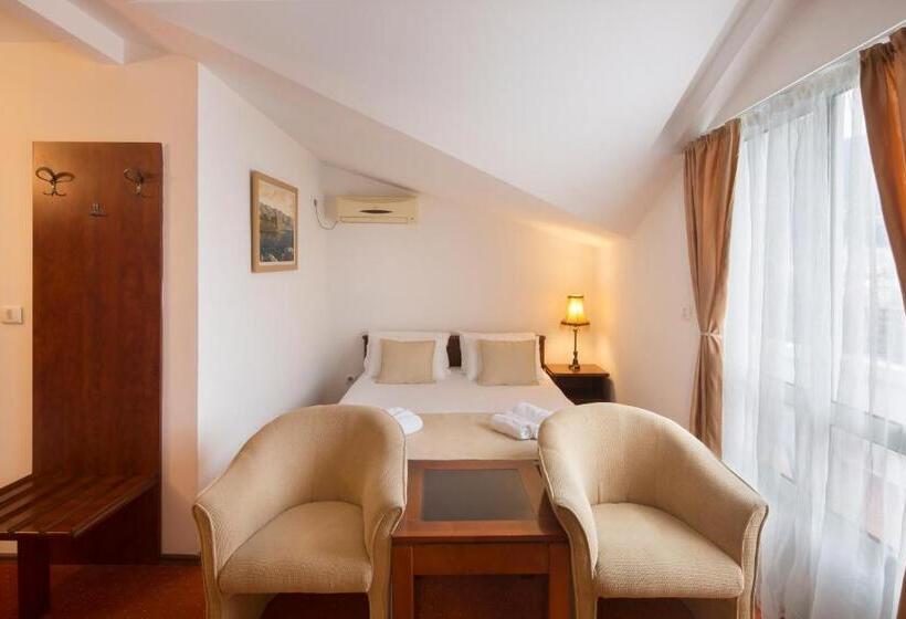 Standardzimmer mit Terrasse, Villa Ljubanovic