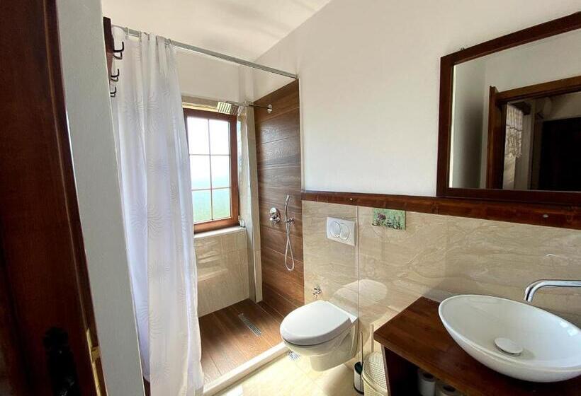 가든 전망 스위트, Nëna Dashuri Agroturizëm