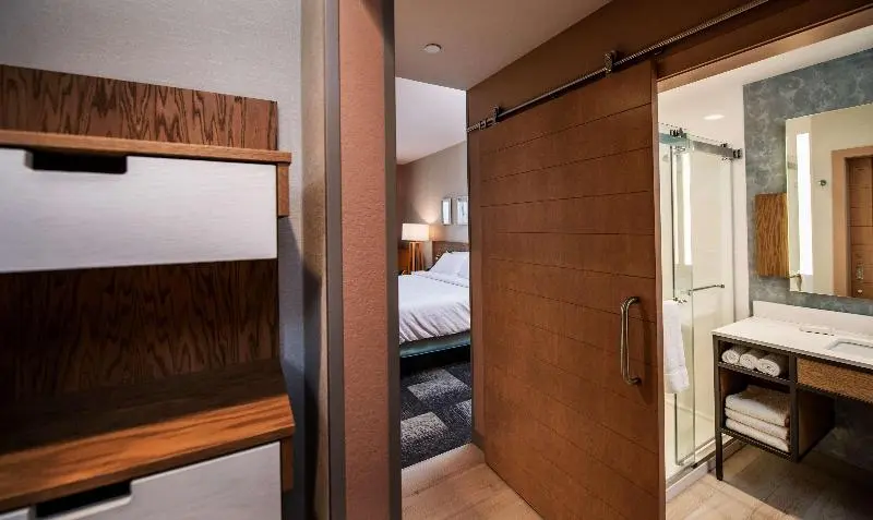اتاق استاندارد با تخت بزرگ, Hilton Garden Inn Moncton, Nb