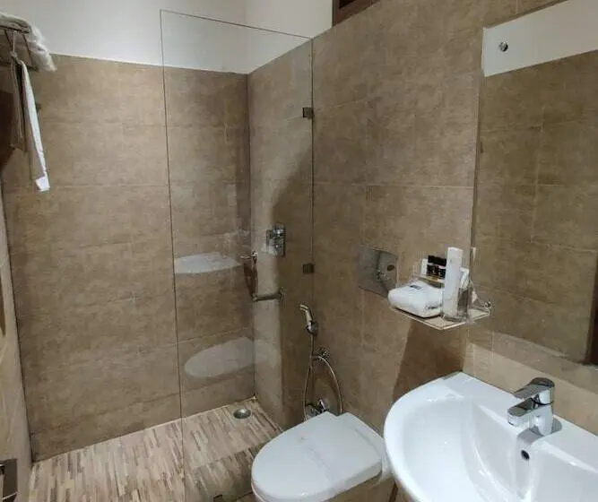 Chambre Supérieure, La Imperio