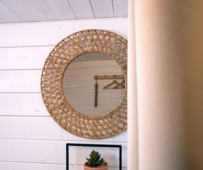 اتاق استاندارد, Outside Inn