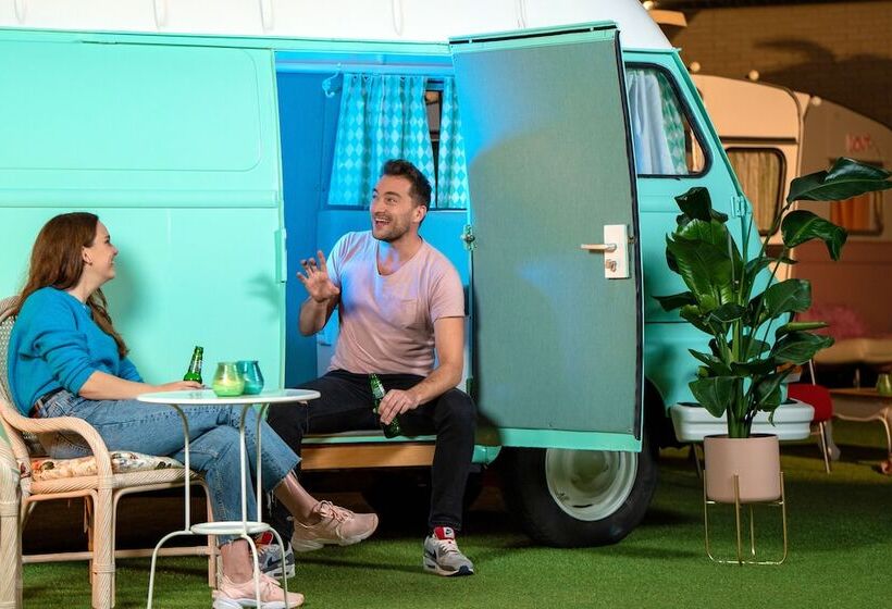 اتاق استاندارد, Outside Inn